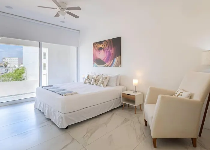 Walk To Medano & Marina Modern 3br * Cabo San Lucas